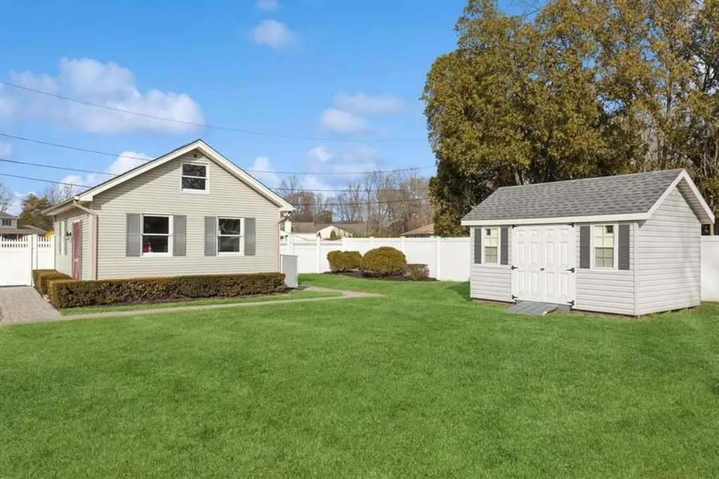 3 Beverly Avenue East Patchogue NY 11772