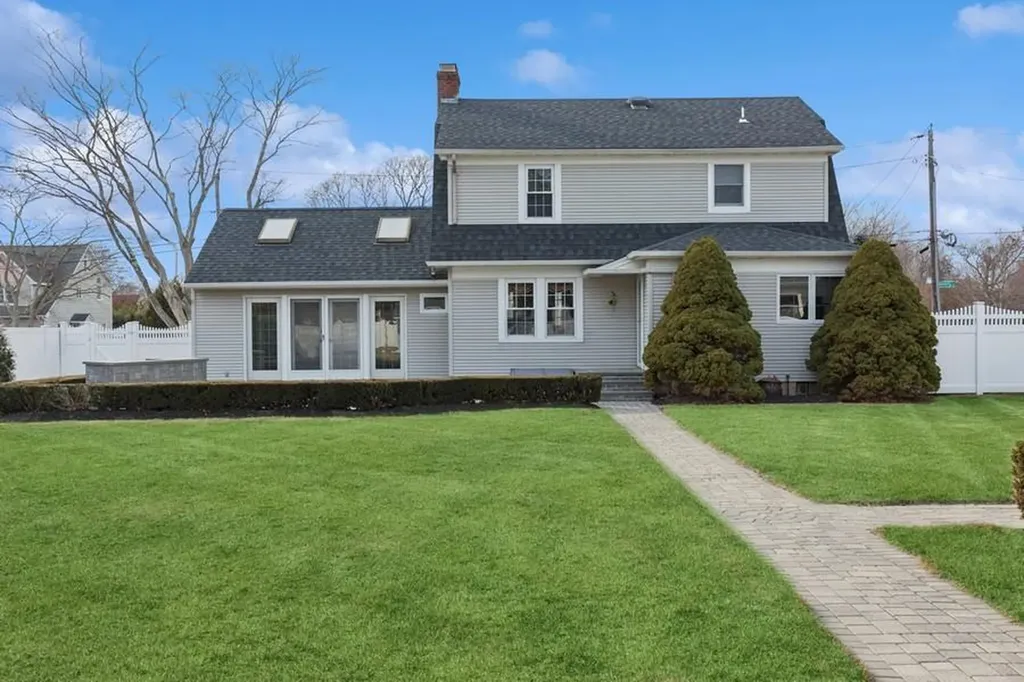 3 Beverly Avenue East Patchogue NY 11772
