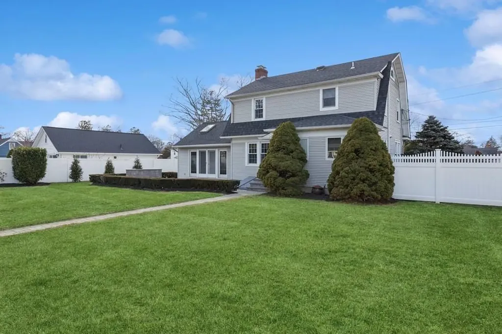 3 Beverly Avenue East Patchogue NY 11772
