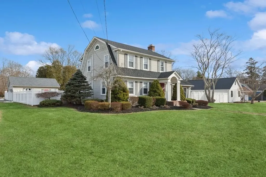 3 Beverly Avenue East Patchogue NY 11772