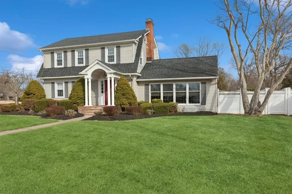 3 Beverly Avenue East Patchogue NY 11772