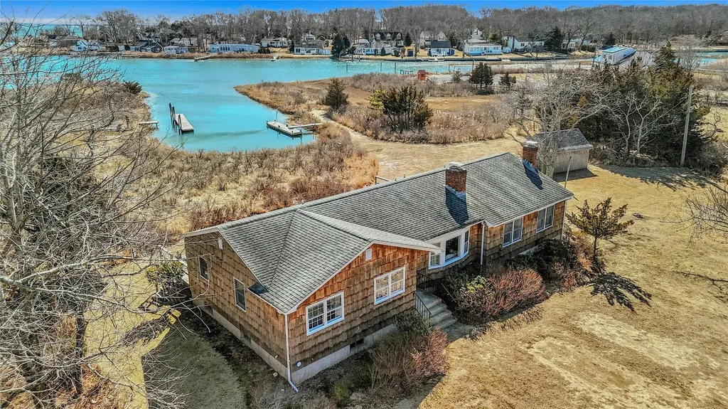 6060 Main Bayview Road Southold NY 11971