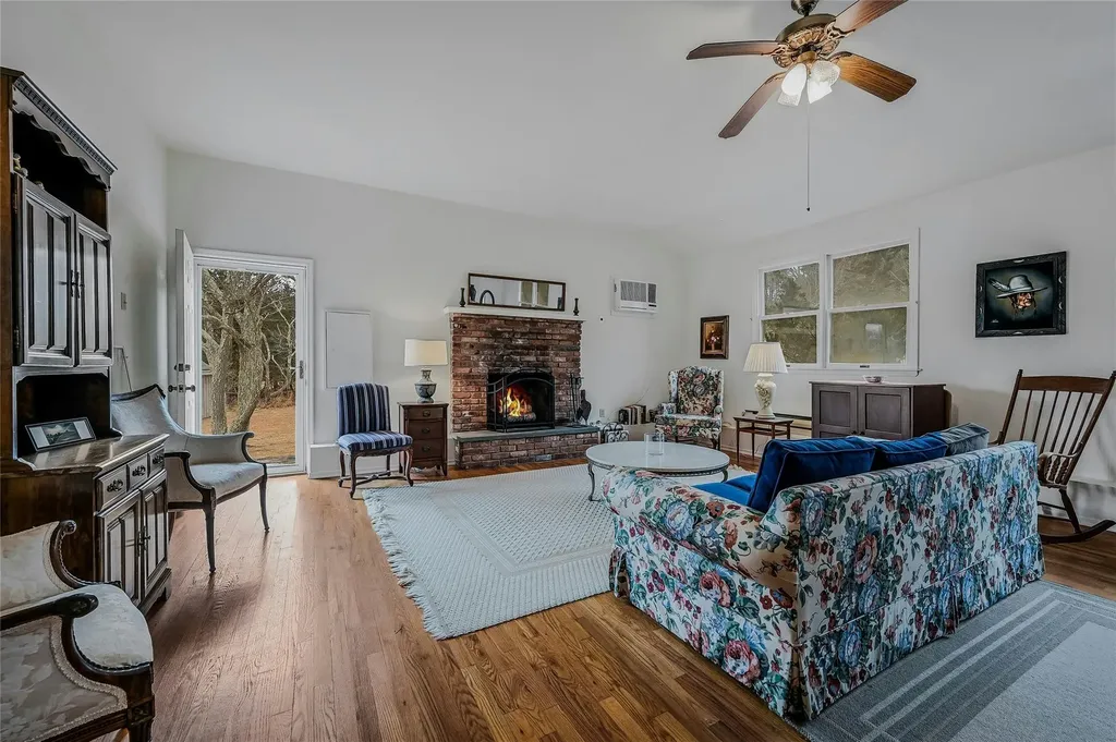 6060 Main Bayview Road Southold NY 11971
