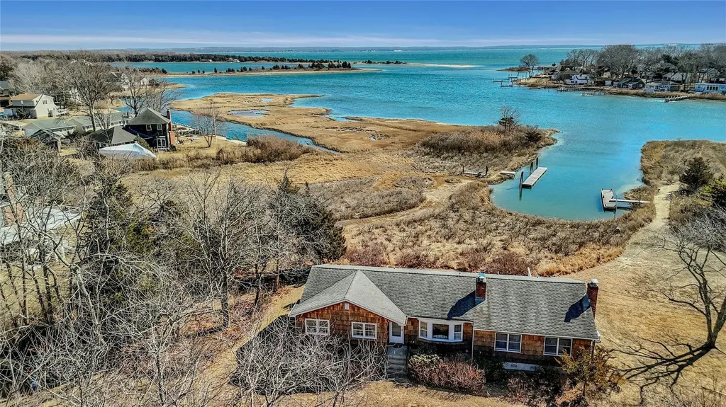 6060 Main Bayview Road Southold NY 11971