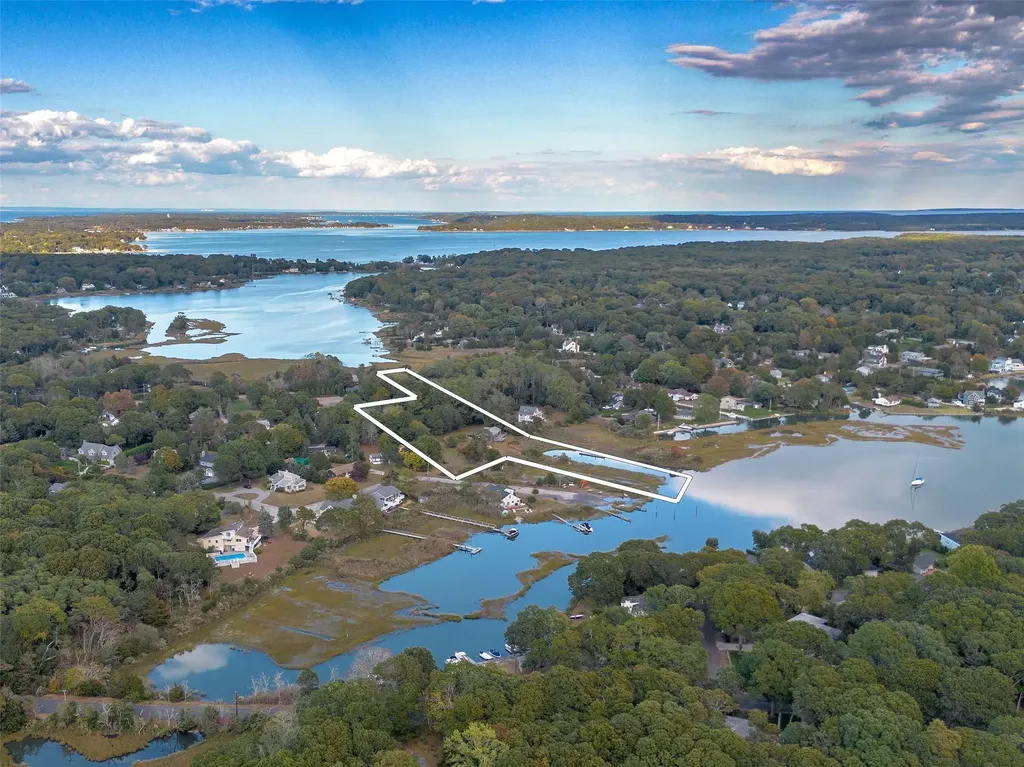 6060 Main Bayview Road Southold NY 11971