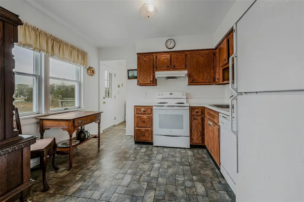 6060 Main Bayview Road Southold NY 11971
