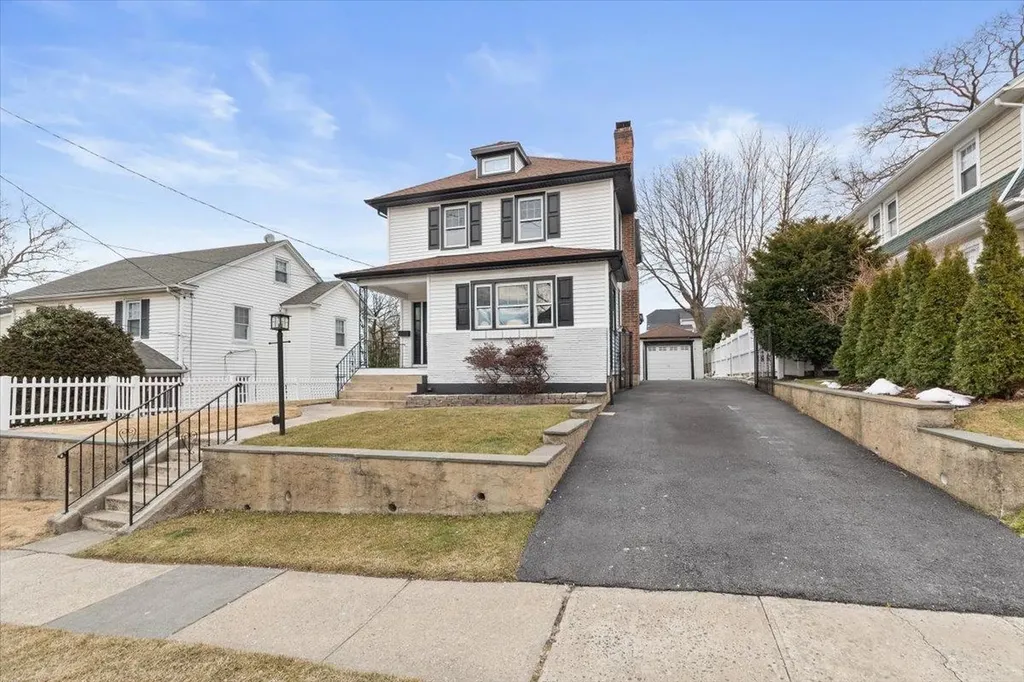 496 Carol Place Pelham NY 10803