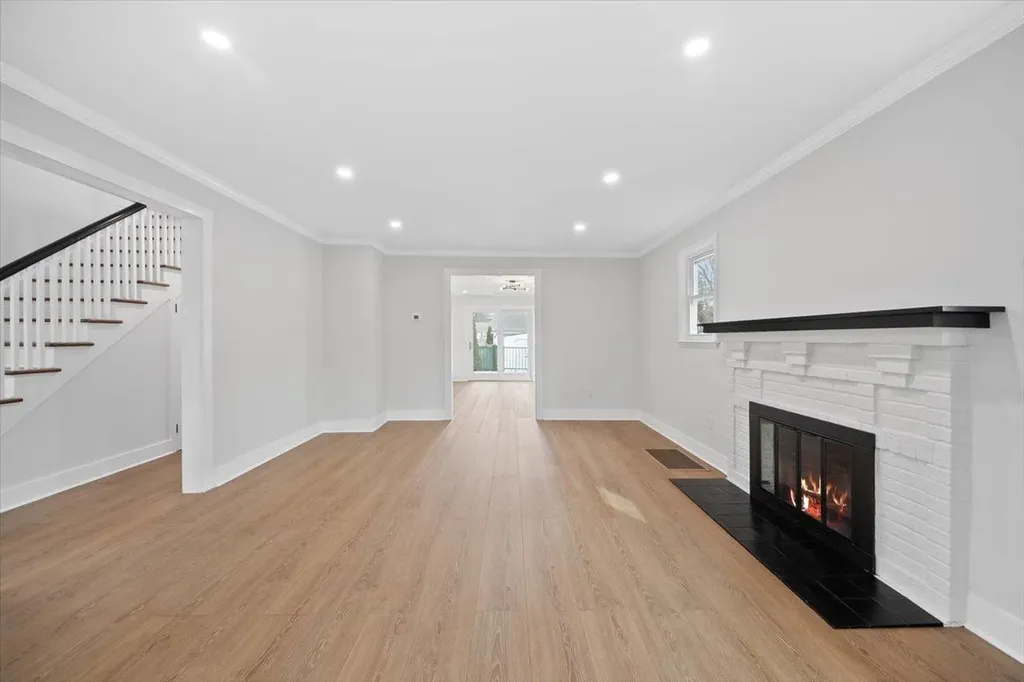 496 Carol Place Pelham NY 10803