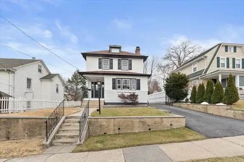 496 Carol Place Pelham NY 10803