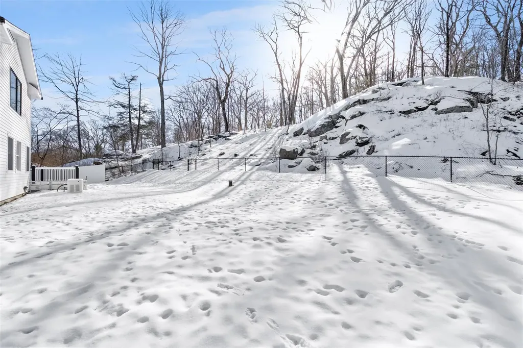 11 Watson Way Putnam Valley NY 10579