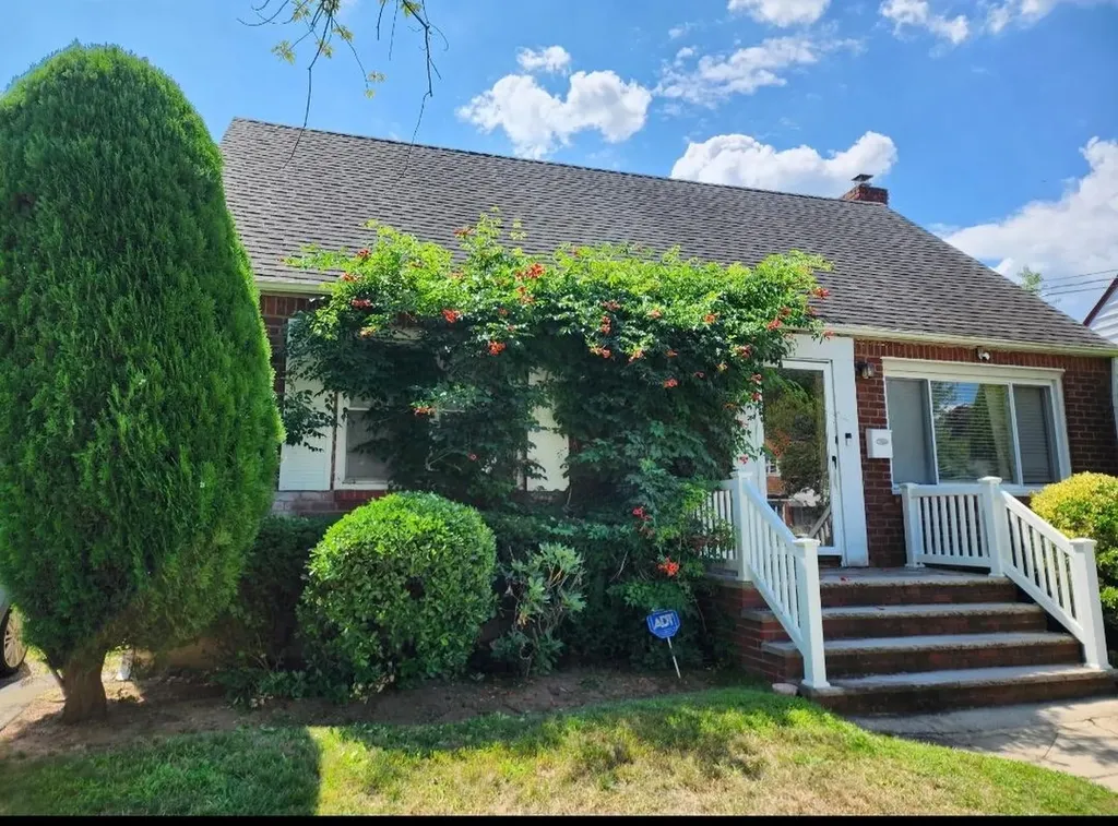 123 North Drive Valley Stream NY 11580