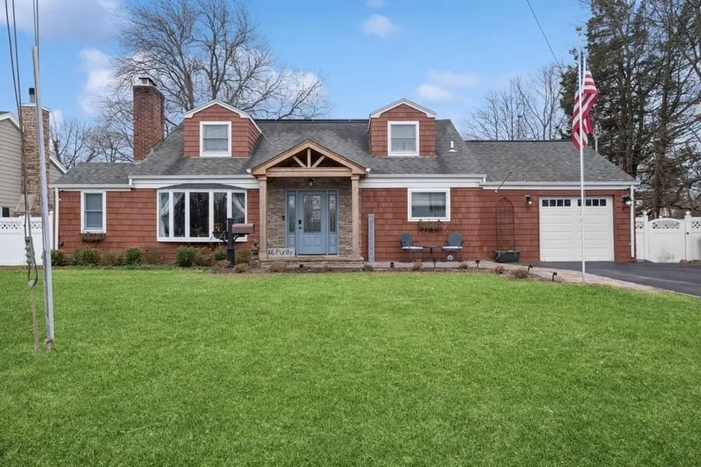 46 Purdy Lane Babylon NY 11701