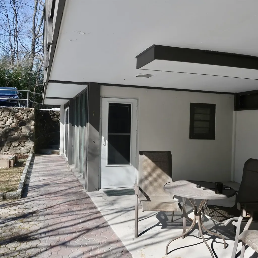 40 Westchester Avenue Pound Ridge NY 10576