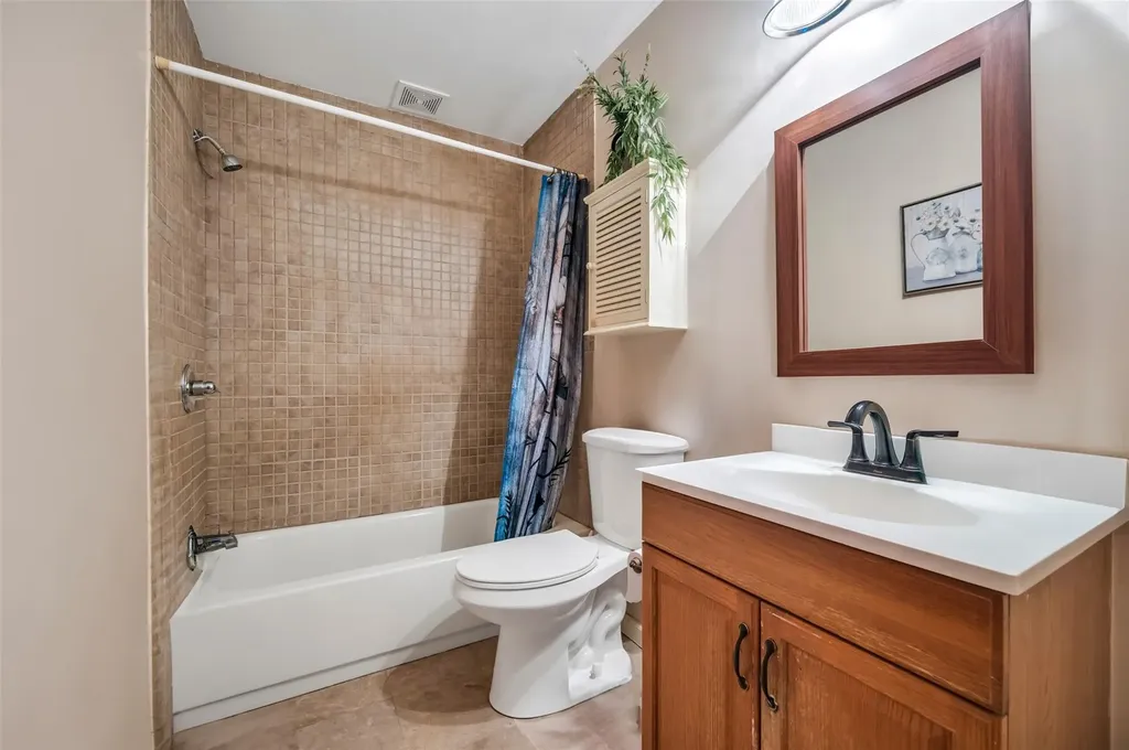 25 Minerva Lane Centereach NY 11720