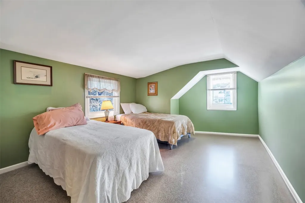 25 Minerva Lane Centereach NY 11720