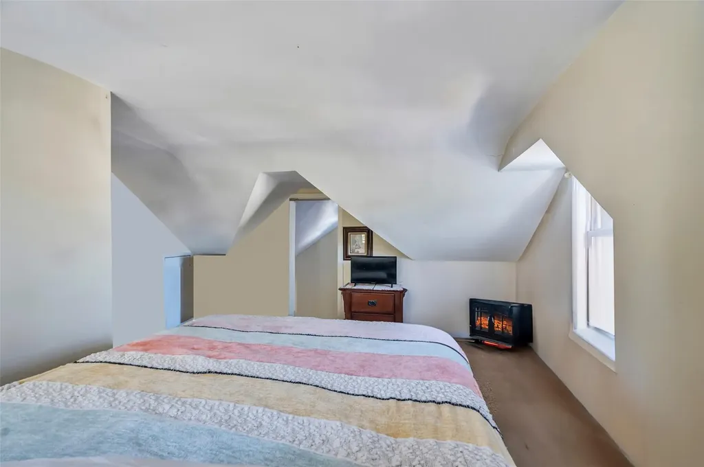 25 Minerva Lane Centereach NY 11720