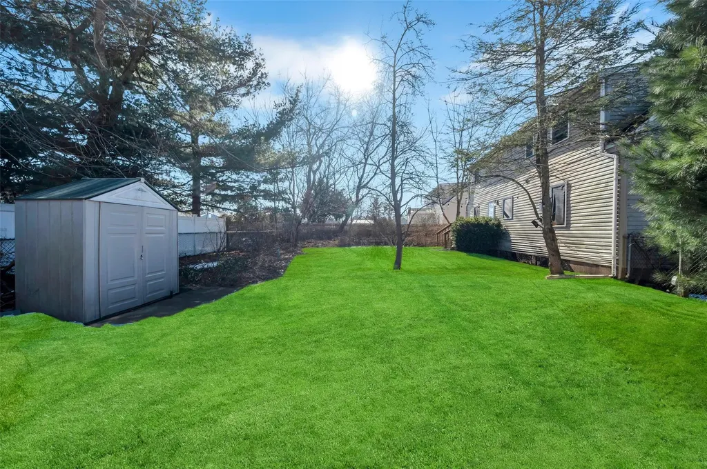 25 Minerva Lane Centereach NY 11720