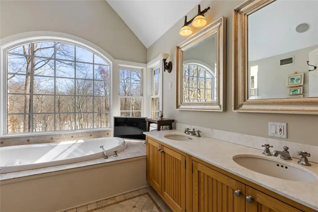 12 Fox Ridge Road Armonk NY 10504