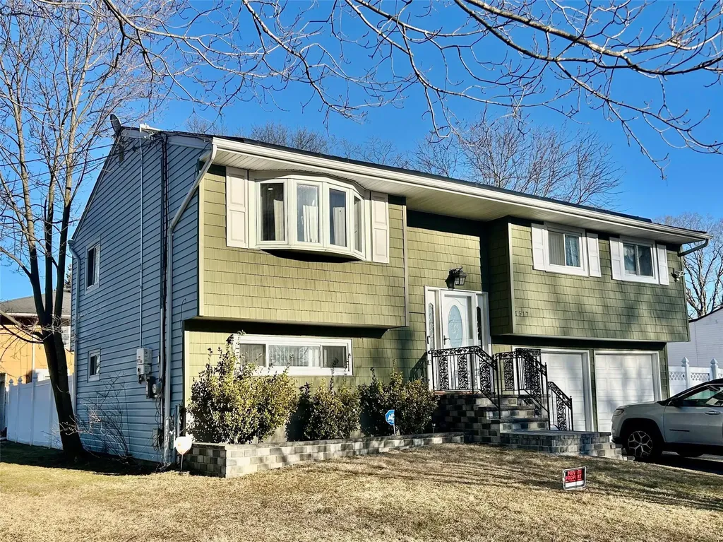 1517 Ohio Avenue Bay Shore NY 11706