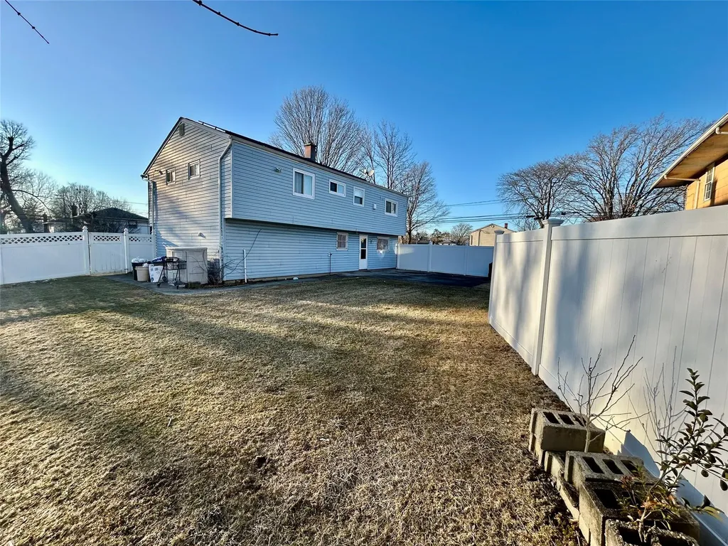1517 Ohio Avenue Bay Shore NY 11706