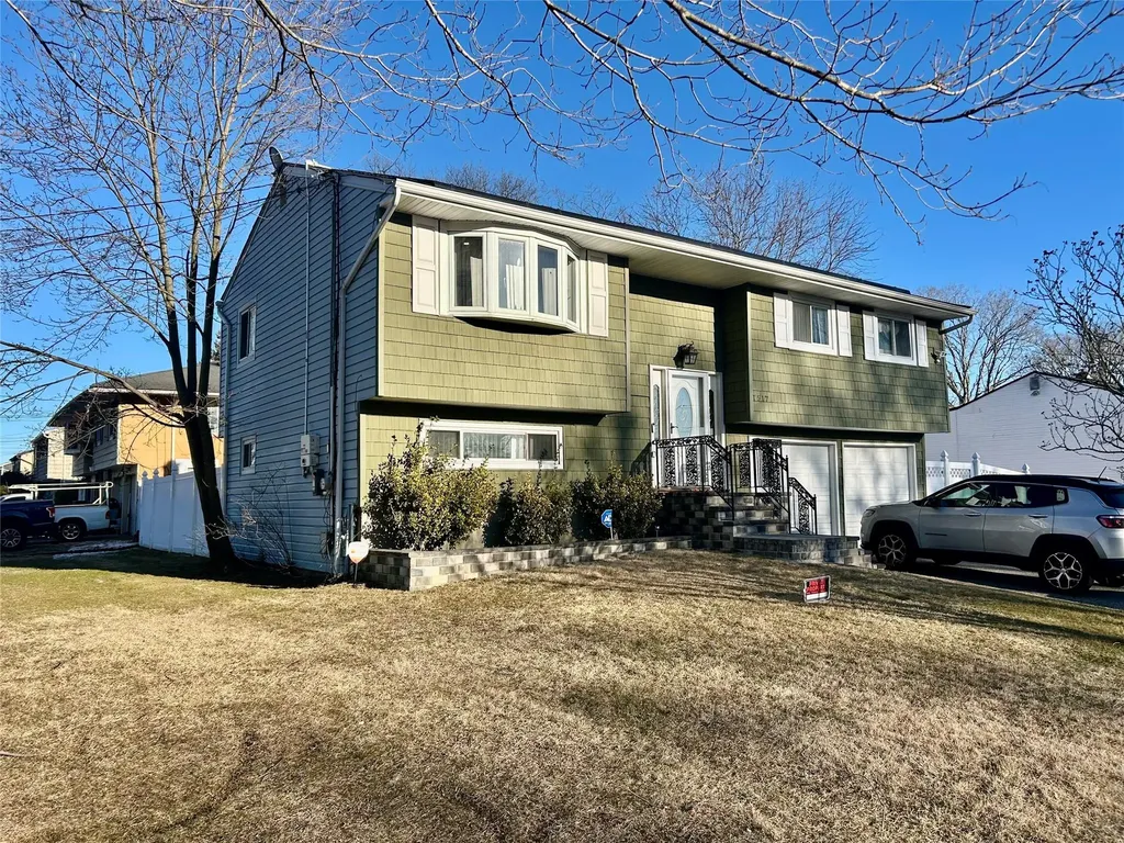 1517 Ohio Avenue Bay Shore NY 11706