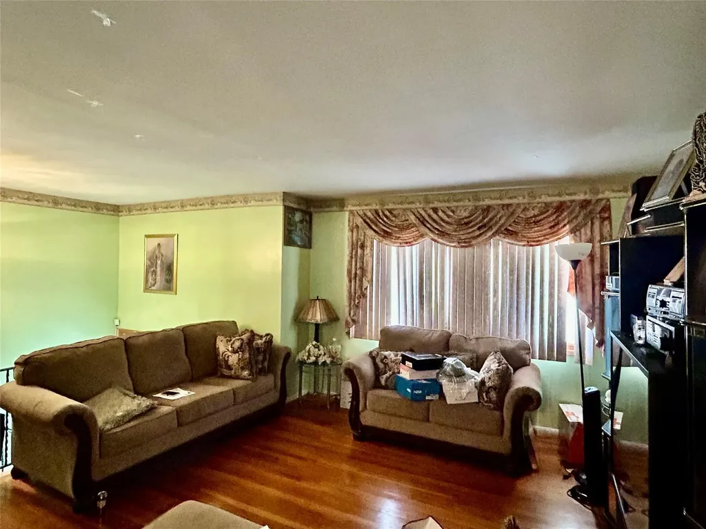 1517 Ohio Avenue Bay Shore NY 11706