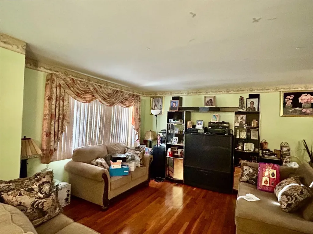 1517 Ohio Avenue Bay Shore NY 11706