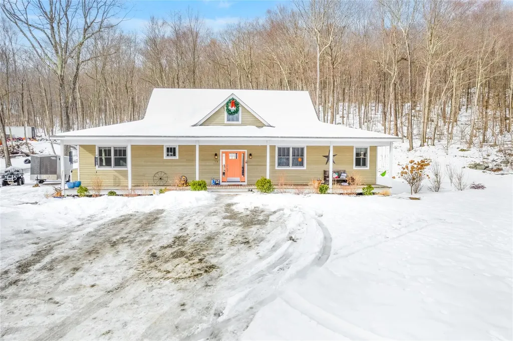 27 Paine Road Beekman NY 12531