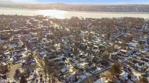 39 Verplanck Avenue Beacon NY 12508