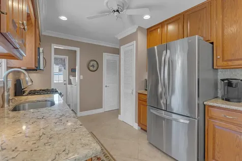 10 Morris Avenue Lake Grove NY 11755