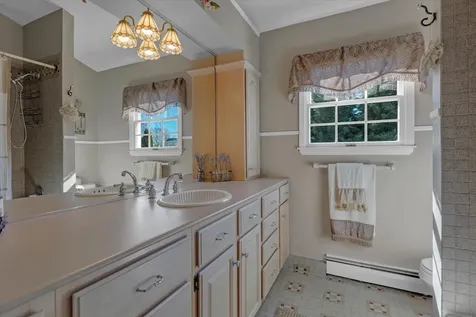 10 Morris Avenue Lake Grove NY 11755