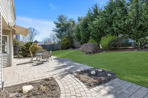 10 Morris Avenue Lake Grove NY 11755