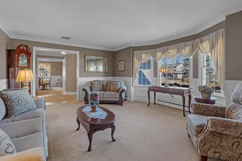 10 Morris Avenue Lake Grove NY 11755