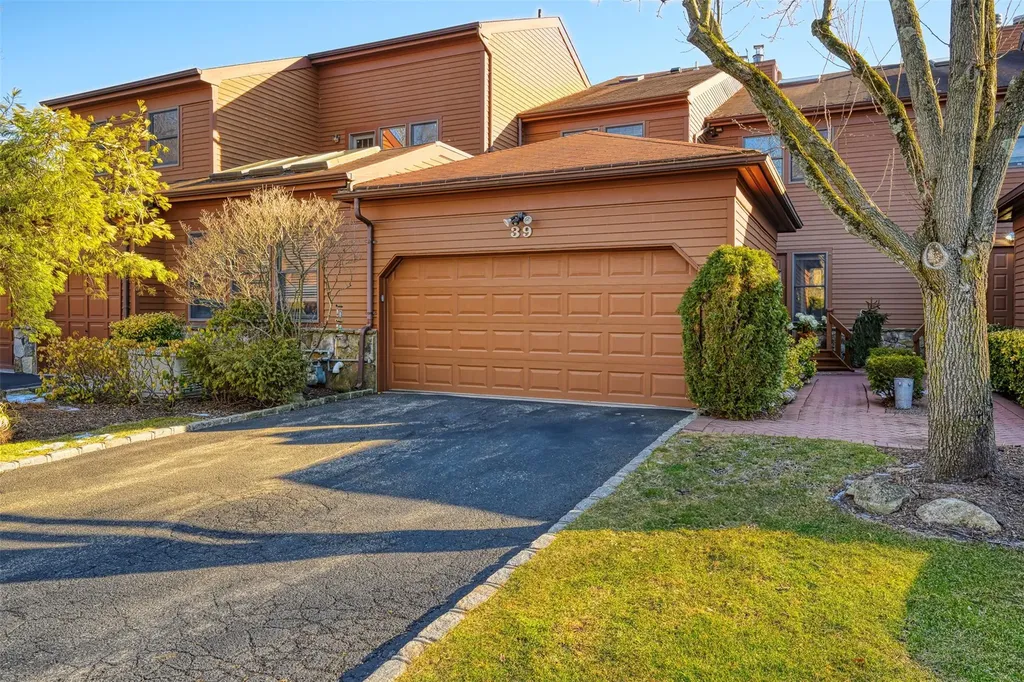 39 Hunt Drive Jericho NY 11753