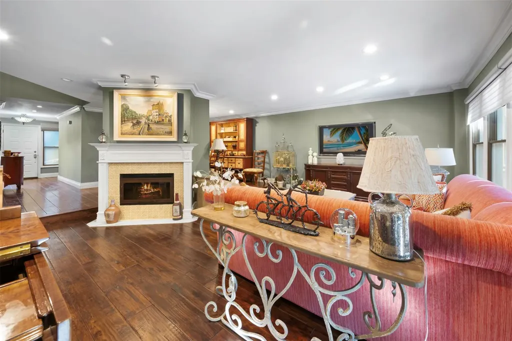 39 Hunt Drive Jericho NY 11753