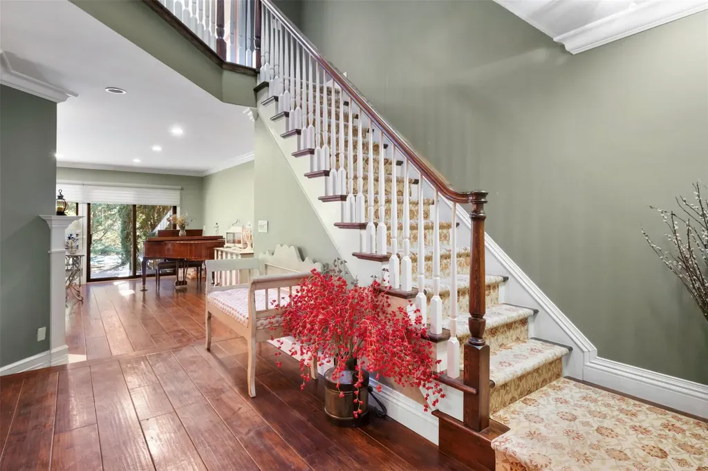 39 Hunt Drive Jericho NY 11753