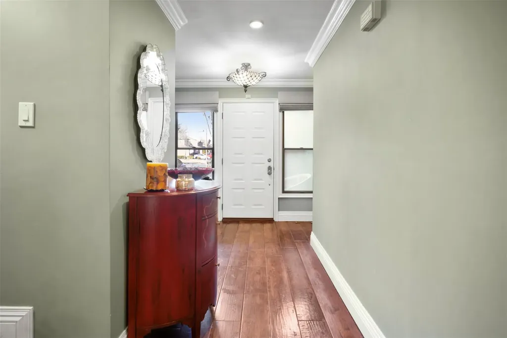 39 Hunt Drive Jericho NY 11753