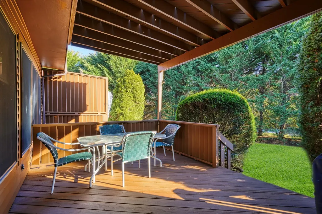 39 Hunt Drive Jericho NY 11753