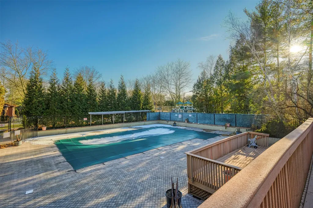 39 Hunt Drive Jericho NY 11753