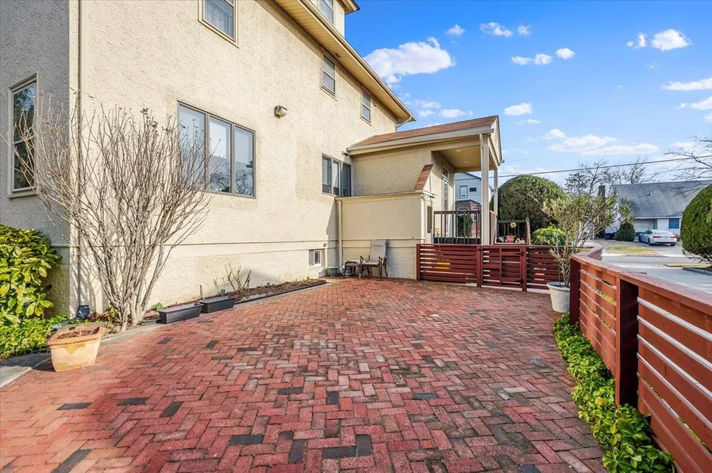 485 Arlington Road Cedarhurst NY 11516