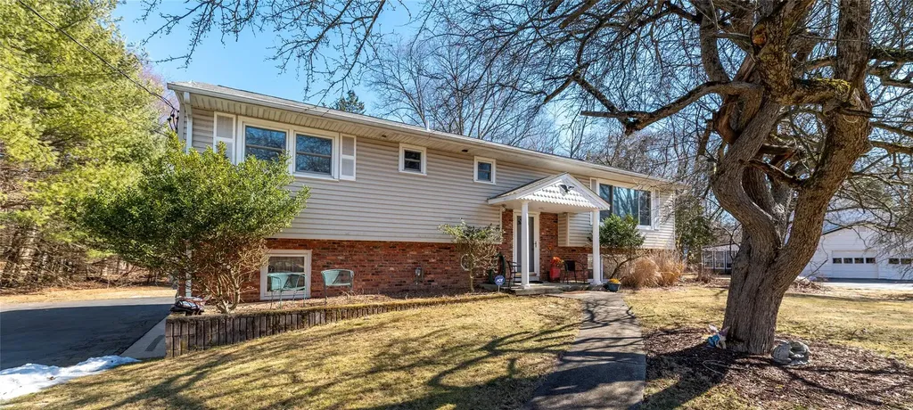 4 Laura Lane Spring Valley NY 10977