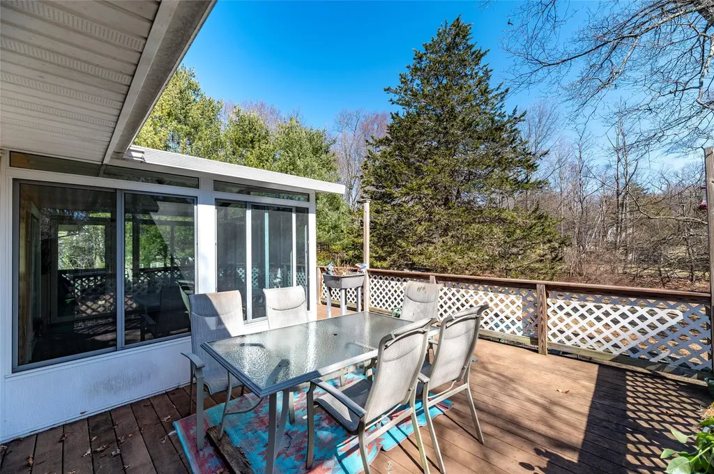 4 Laura Lane Spring Valley NY 10977