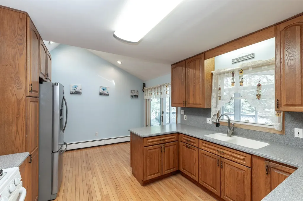 4 Laura Lane Spring Valley NY 10977