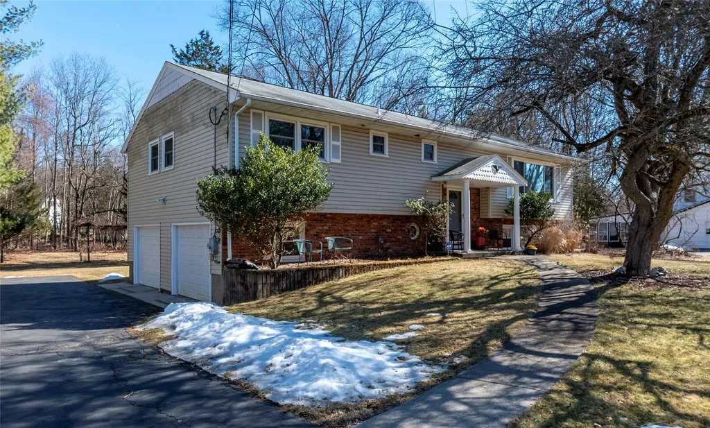 4 Laura Lane Spring Valley NY 10977