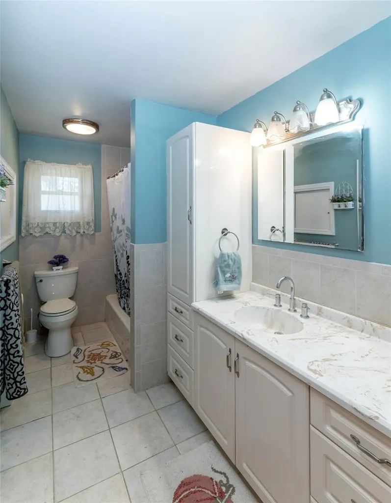 4 Laura Lane Spring Valley NY 10977