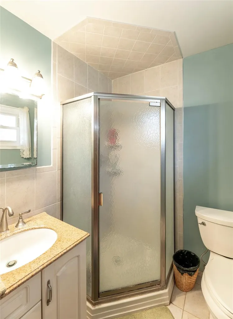 4 Laura Lane Spring Valley NY 10977