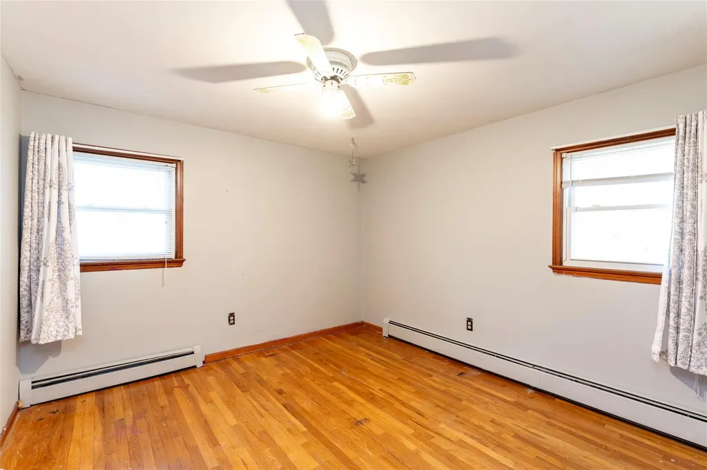 4 Laura Lane Spring Valley NY 10977