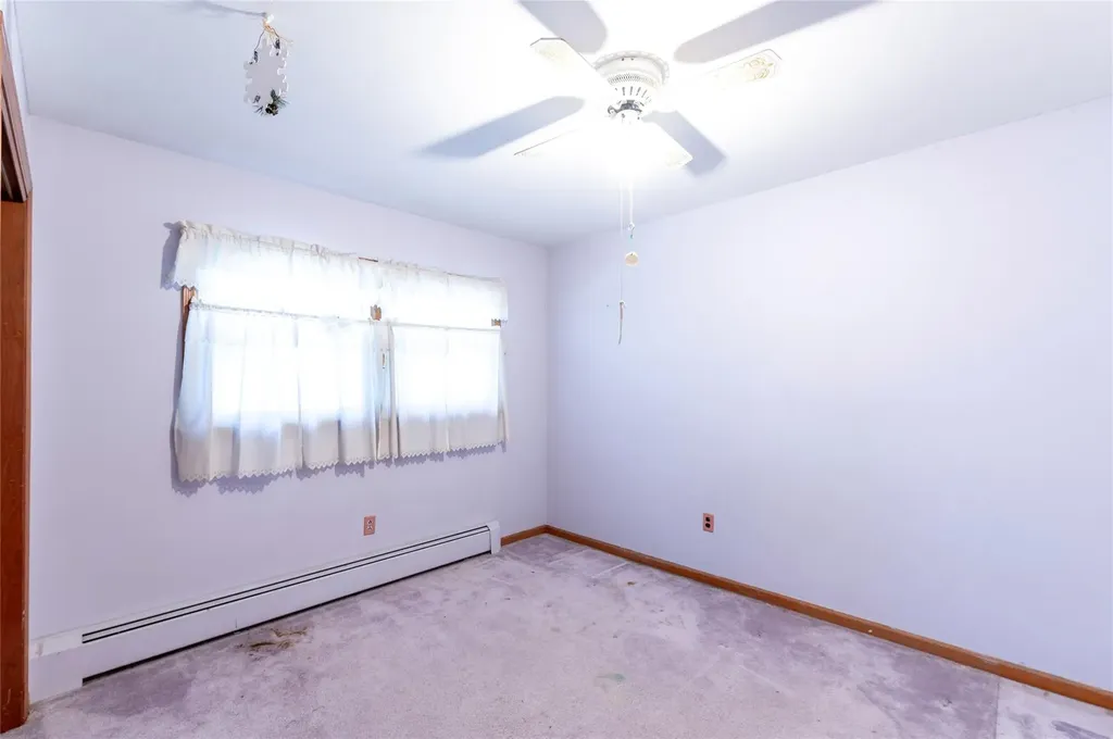 4 Laura Lane Spring Valley NY 10977