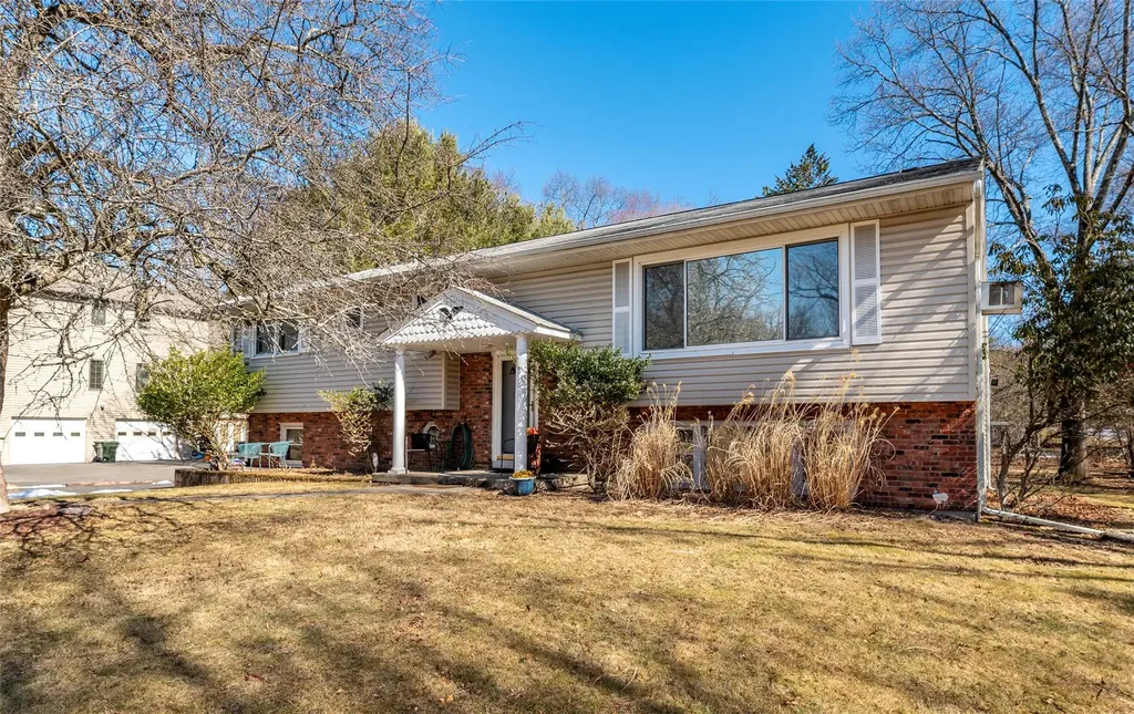 4 Laura Lane Spring Valley NY 10977