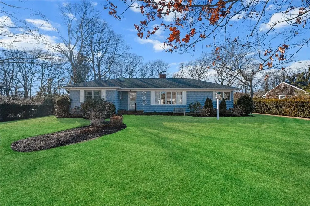 18 Woodland Park Road Brookhaven NY 11713